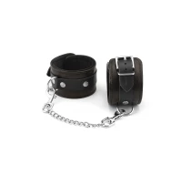 catuse-wild-gent-handcuffs